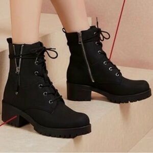 Dunes Women’s Kobe Heeled Lace-Up Combat Boots